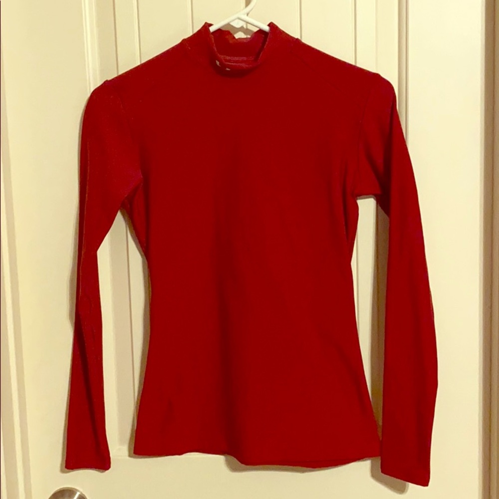 Underarmour moisture wicking long sleeve shirt